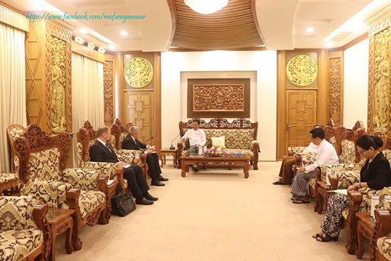 ဒုတိယဝန်ကြီးချုပ်နှင့် နိုင်ငံခြားရေးဝန်ကြီးဌာန ပြည်ထောင်စုဝန်ကြီး ဦးသန်းဆွေက မြန်မာနိုင်ငံဆိုင်ရာ ဘယ်လာရုစ်သံအမတ်ကြီး မစ္စတာ အူလာဇမီယာ ဘာရာဗီကူအား လက်ခံတွေ့ဆုံ