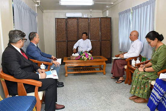 ဒုတိယဝန်ကြီးချုပ်နှင့် နိုင်ငံခြားရေးဝန်ကြီးဌာန၊ ပြည်ထောင်စုဝန်ကြီး ဦးသန်းဆွေက မြန်မာနိုင်ငံဆိုင်ရာ ကုလသမဂ္ဂယာယီဌာနေညှိနှိုင်းရေးမှူးနှင့် လူသားချင်းစာနာထောက်ထားမှုဆိုင်ရာ ယာယီညှိနှိုင်းရေးမှူးနှင့် ရန်ကုန်မြို့ရှိ ကုလသမဂ္ဂ လူသားချင်းစာနာမှုဆိုင်ရာညှိနှိုင်းရေးရုံး၏ အကြီးအကဲတို့အား လက်ခံတွေ့ဆုံ