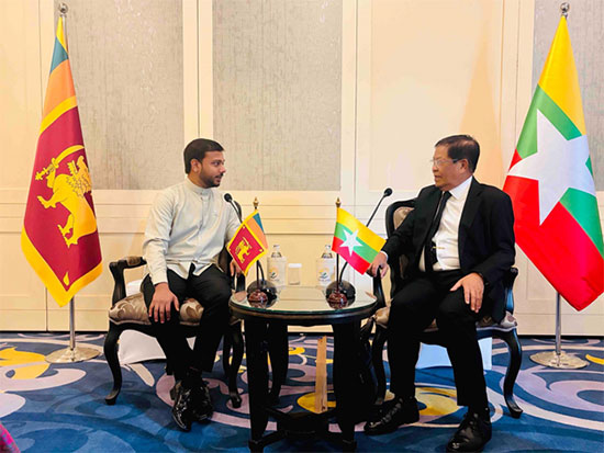 ဒုတိယဝန်ကြီးချုပ်နှင့် နိုင်ငံခြားရေးဝန်ကြီးဌာန ပြည်ထောင်စုဝန်ကြီး ဦးသန်းဆွေ သည် သီရိလင်္ကာဒီမိုကရက်တစ်ဆိုရှယ်လစ်သမ္မတနိုင်ငံ နိုင်ငံခြားရေး၊ ပြည်ပ အလုပ်အကိုင်နှင့် ခရီးသွားလာရေးဝန်ကြီးဌာန ဒုတိယဝန်ကြီး မစ္စတာ အာရွန် ဟီမချန်ဒရာ ကို လက်ခံတွေ့ဆုံ