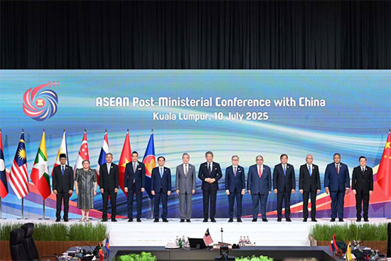 (၅၈) ကြိမ်မြောက်အာဆီယံနိုင်ငံခြားရေးဝန်ကြီးများအစည်းအဝေးနှင့် ဆက်စပ်အစည်းအဝေး များ တတိယနေ့တွင် ကျင်းပပြုလုပ်သည့် အစည်းအဝေးများသို့ မြန်မာကိုယ်စားလှယ်အဖွဲ့ တက်ရောက်ခဲ့ခြင်း