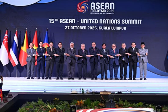 အာဆီယံ၏ မိတ်ဖက်နိုင်ငံများနှင့် ကျင်းပပြုလုပ်ခဲ့သည့် ထိပ်သီးအစည်းအဝေးများသို့ မြန်မာကိုယ်စားလှယ်အဖွဲ့ တက်ရောက်