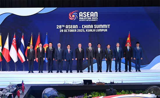 (၄၇) ကြိမ်မြောက် အာဆီယံထိပ်သီးအစည်းအဝေးနှင့် ဆက်စပ်အစည်းအဝေးများ ကာလအတွင်း ကျင်းပပြုလုပ်သည့် အစည်းအဝေးများသို့ မြန်မာကိုယ်စားလှယ်အဖွဲ့ တက်ရောက်